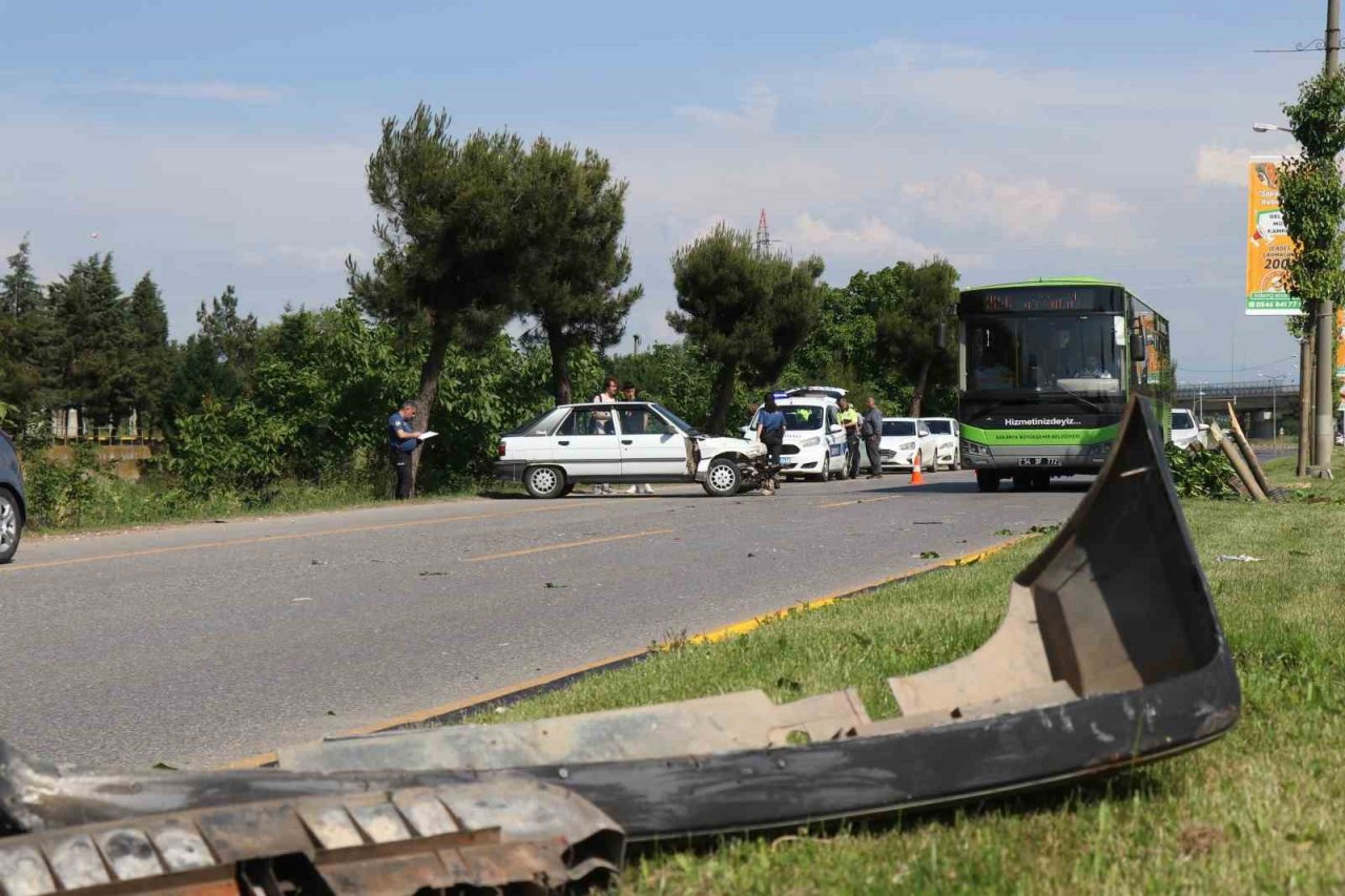 Duble yolda korkutan kaza: Kontrolden çıkarak karşı yöne geçti