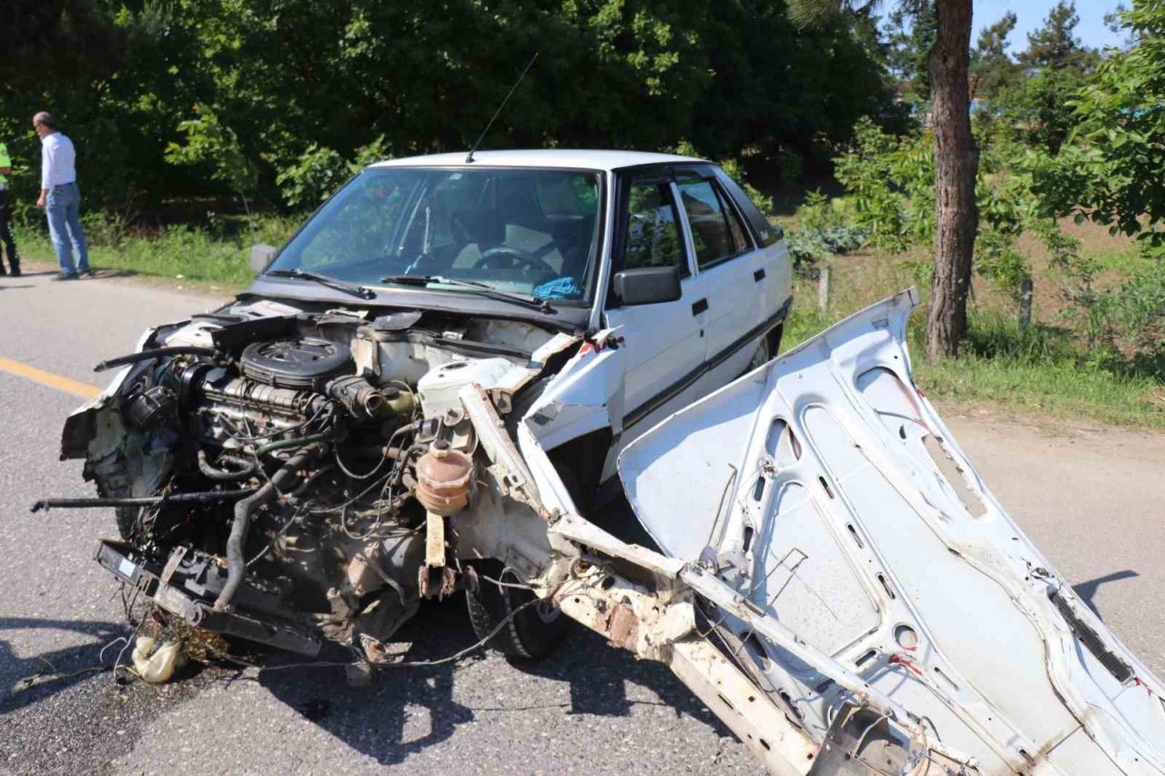 Duble yolda korkutan kaza: Kontrolden çıkarak karşı yöne geçti