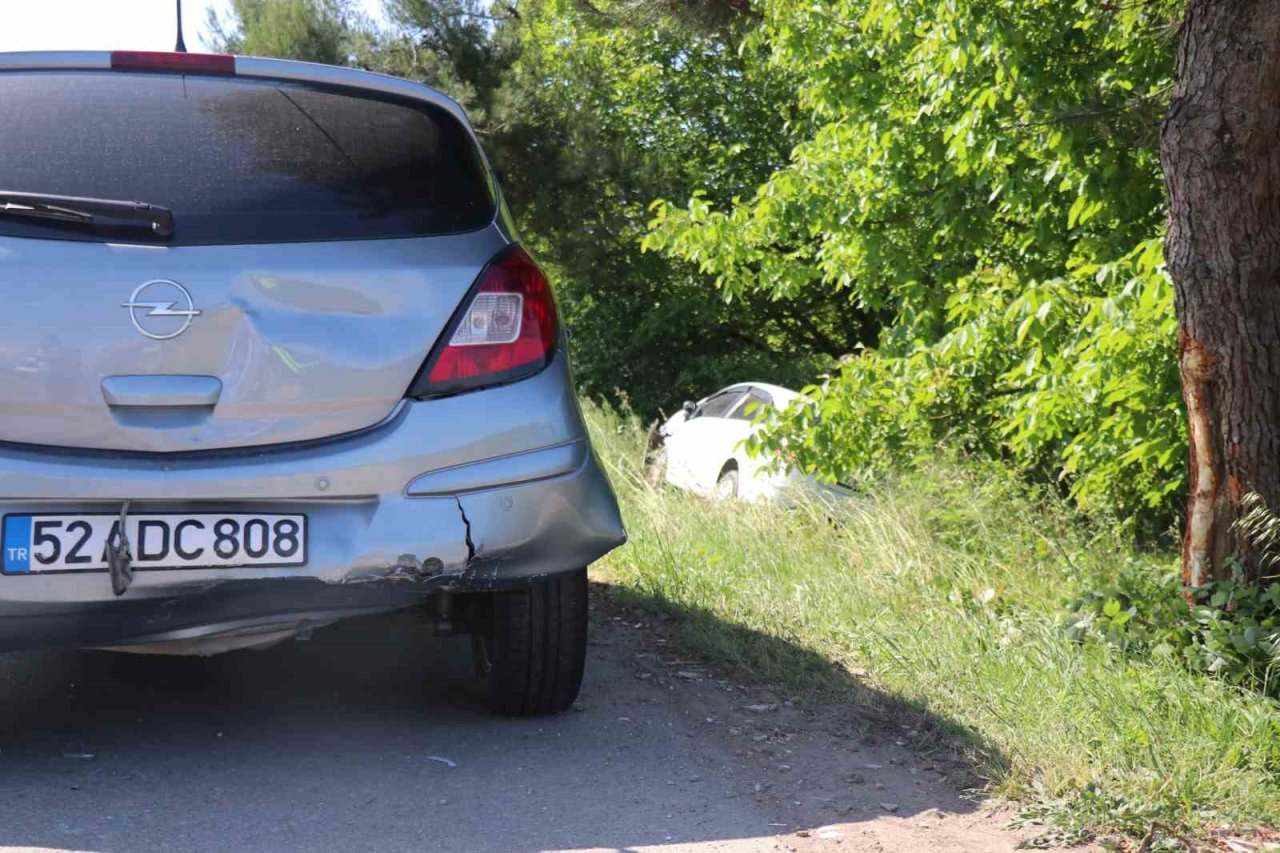 Duble yolda korkutan kaza: Kontrolden çıkarak karşı yöne geçti