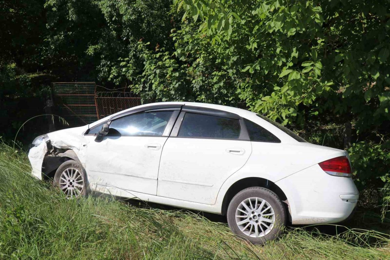 Duble yolda korkutan kaza: Kontrolden çıkarak karşı yöne geçti