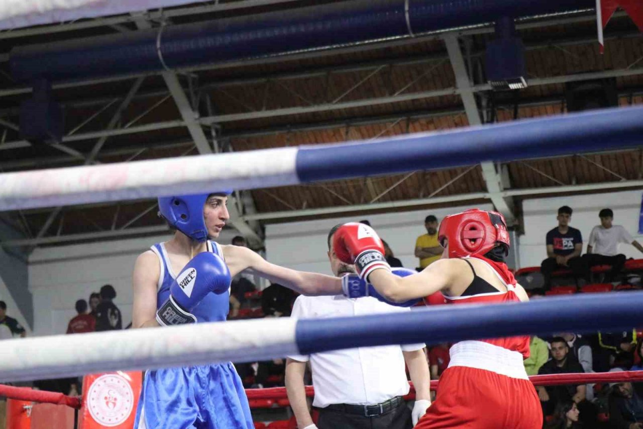 67 ilden 848 sporcu, Türkiye Ferdi Boks Şampiyonası’nda mücadele ediyor