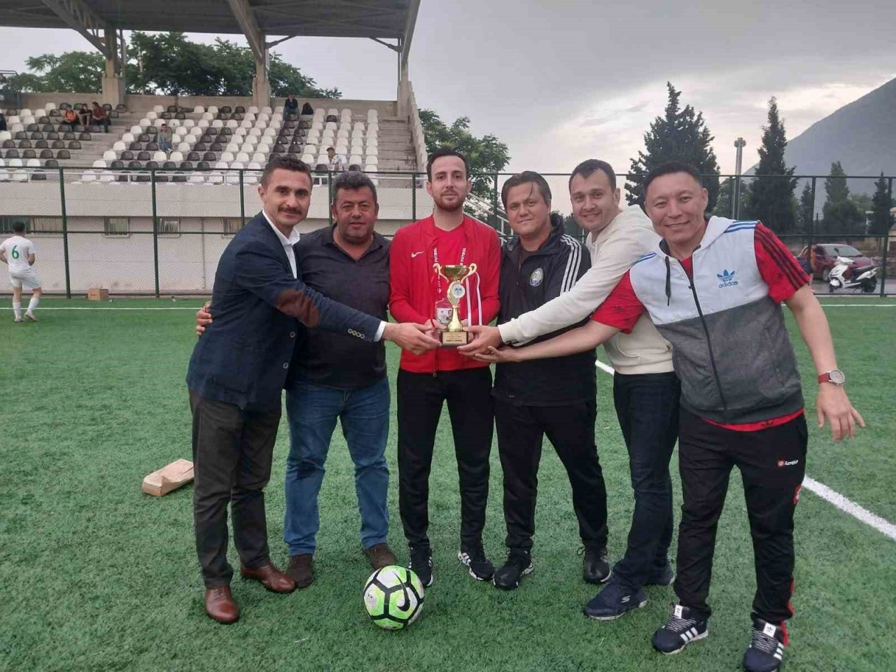 Salihli Belediyespor U17’de şampiyon