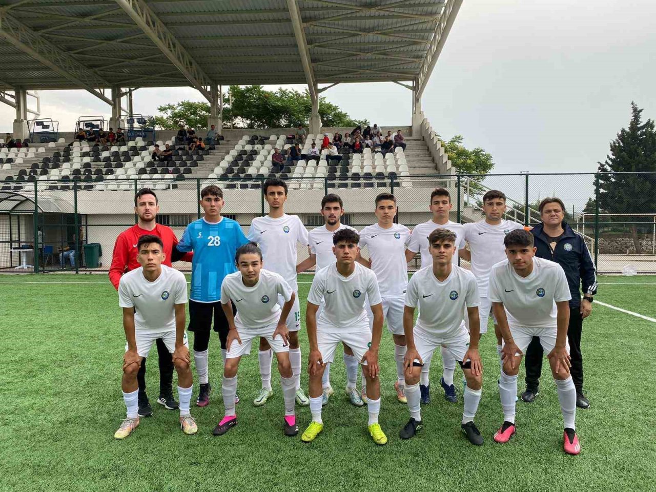 Salihli Belediyespor U17’de şampiyon