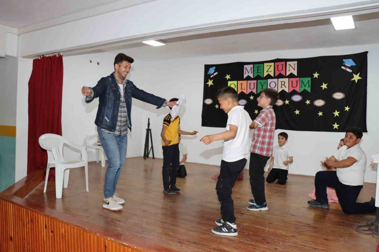 Şehit Melih Özcan İlkokulunda mezuniyet töreni yapıldı