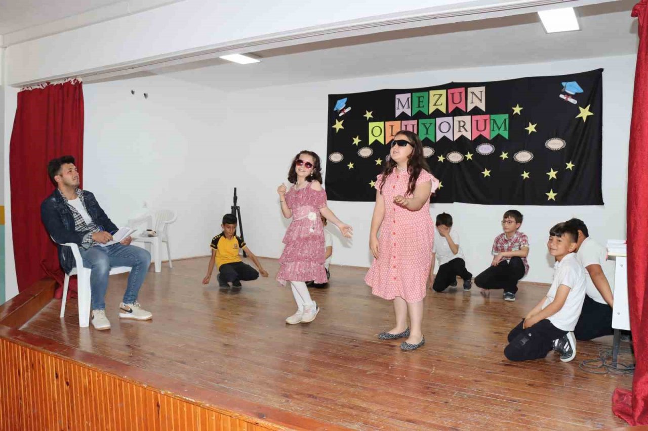 Şehit Melih Özcan İlkokulunda mezuniyet töreni yapıldı