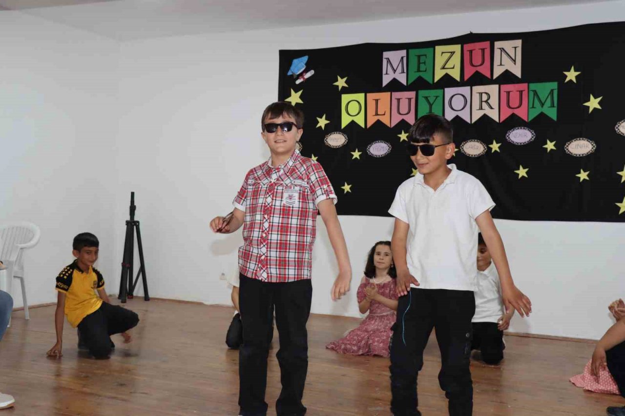 Şehit Melih Özcan İlkokulunda mezuniyet töreni yapıldı
