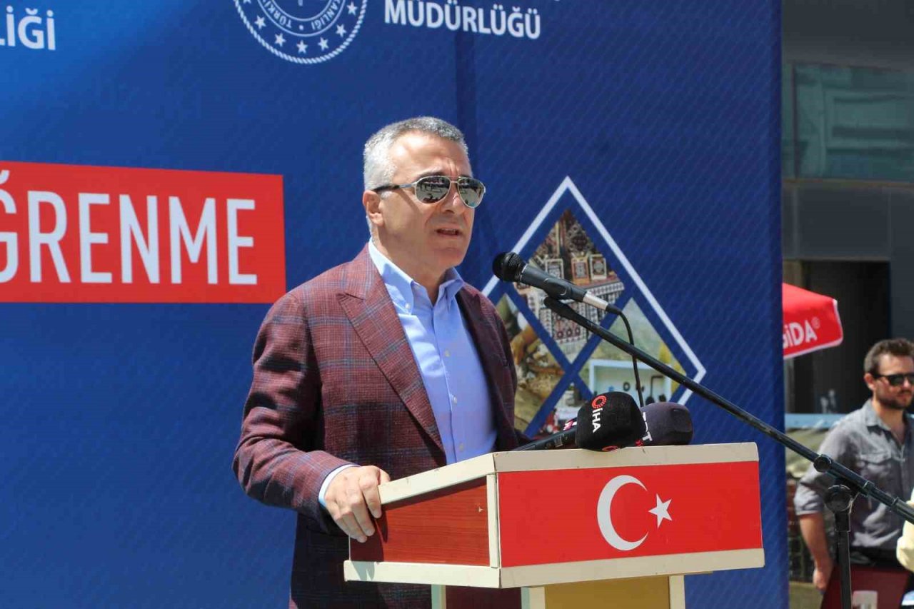 Şırnaklı kursiyerler yıl boyunca yaptıkları eserleri beğeniye sundu