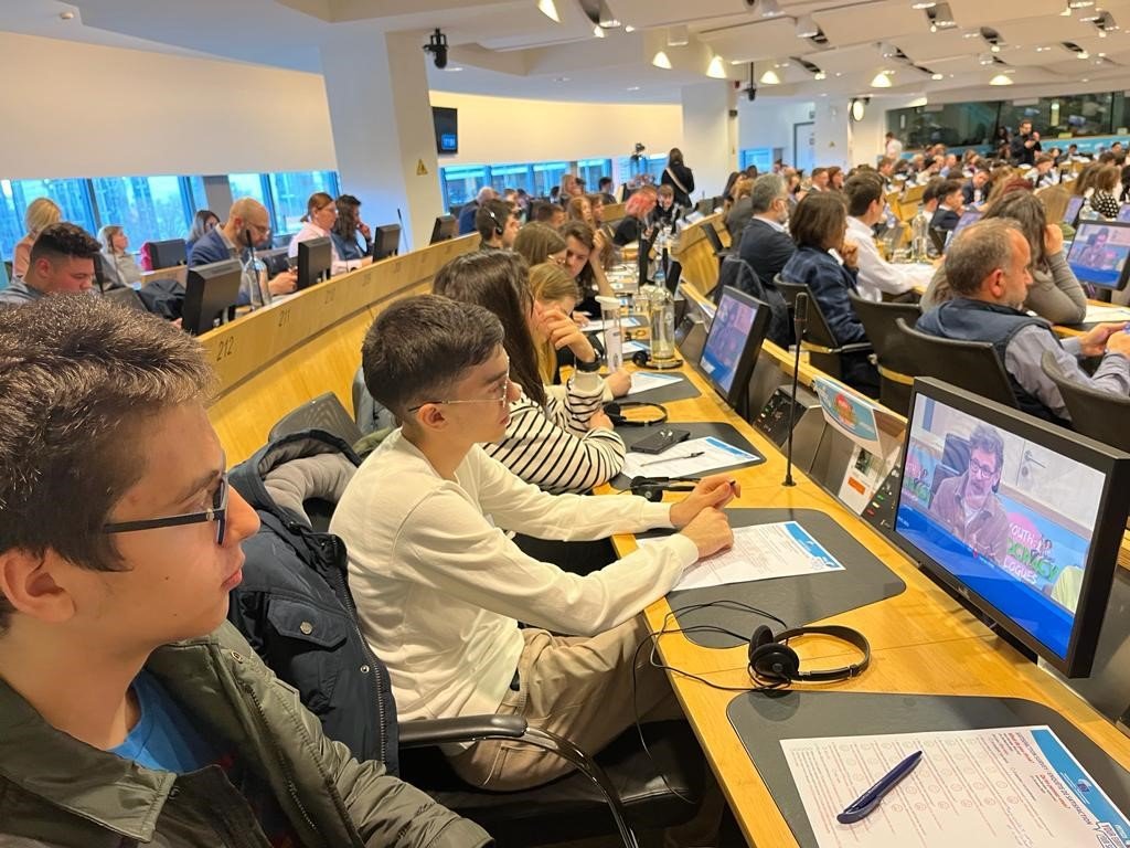 Aydın Lisesi elde ettiği başarılar ile Aydınlıları gururlandırıyor