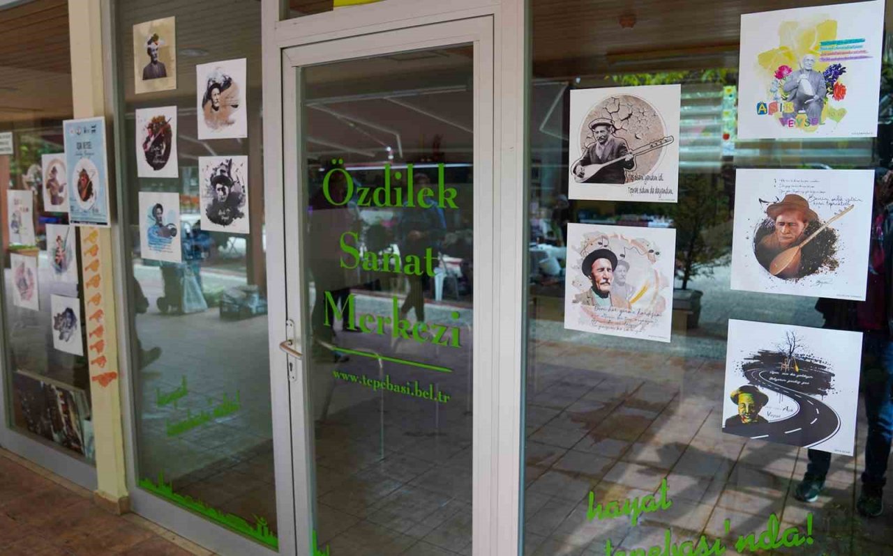 Aşık Veysel kolaj sergisi ziyaretçilerini bekliyor