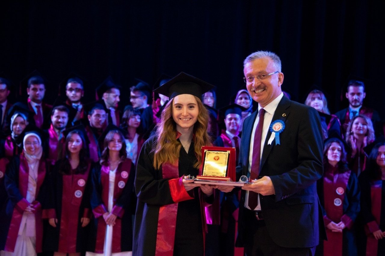 Tıp Fakültesi’nde yemin töreni heyecanı