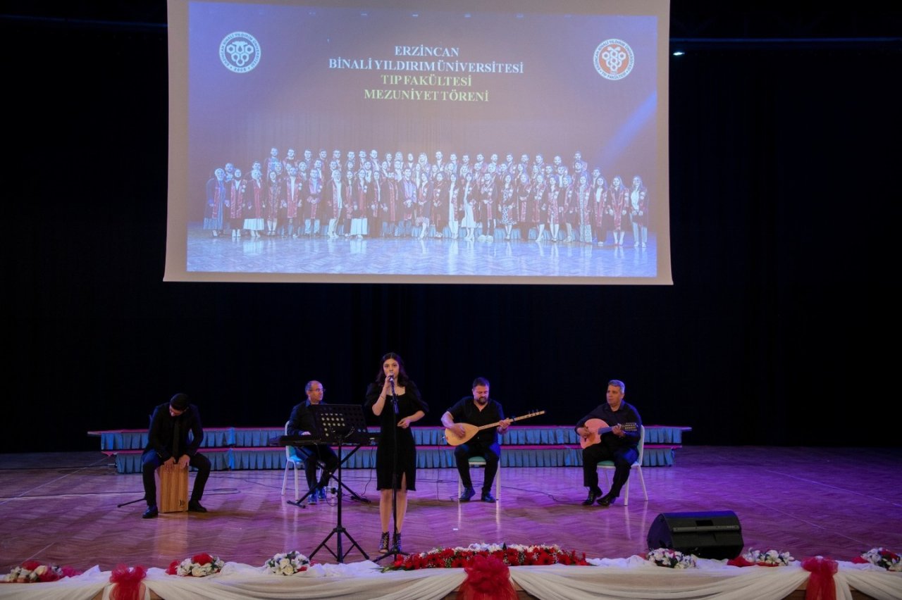 Tıp Fakültesi’nde yemin töreni heyecanı