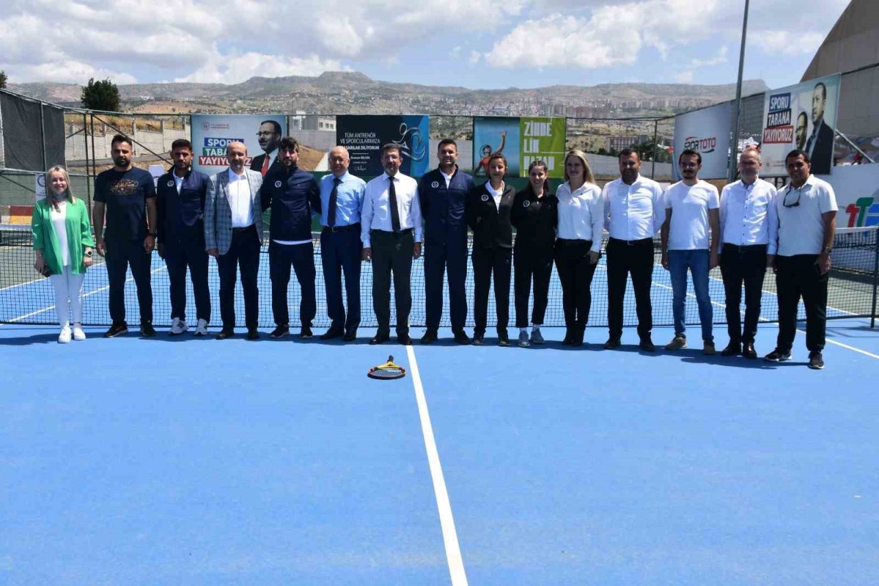 Şırnak’ta üniversiteler arası Tenis Bölge Şampiyonası başladı