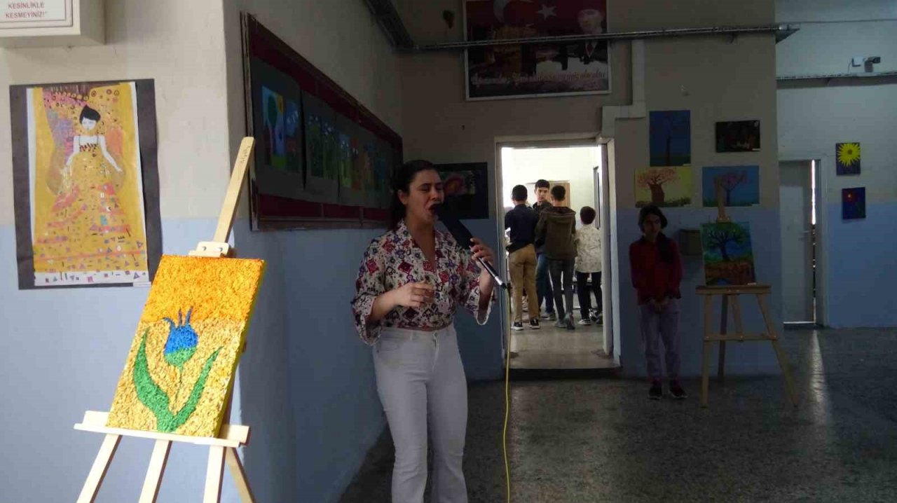 Batman’da atık malzemeler öğrenciler ve hocalarının elinde hayat buldu