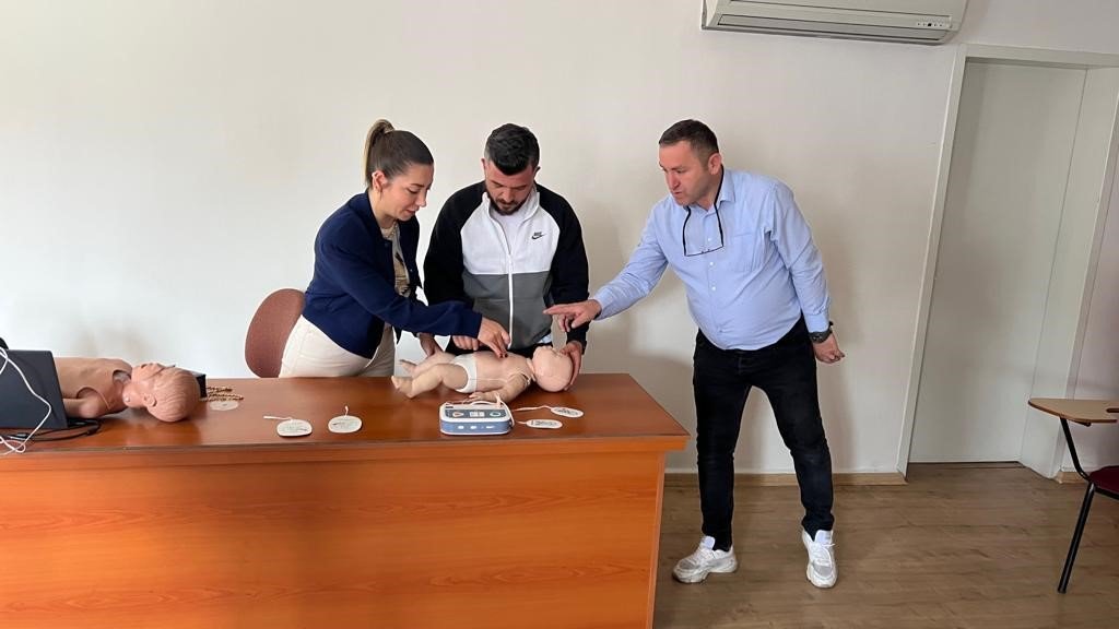 Belediye personeline ilk yardım eğitimi verildi