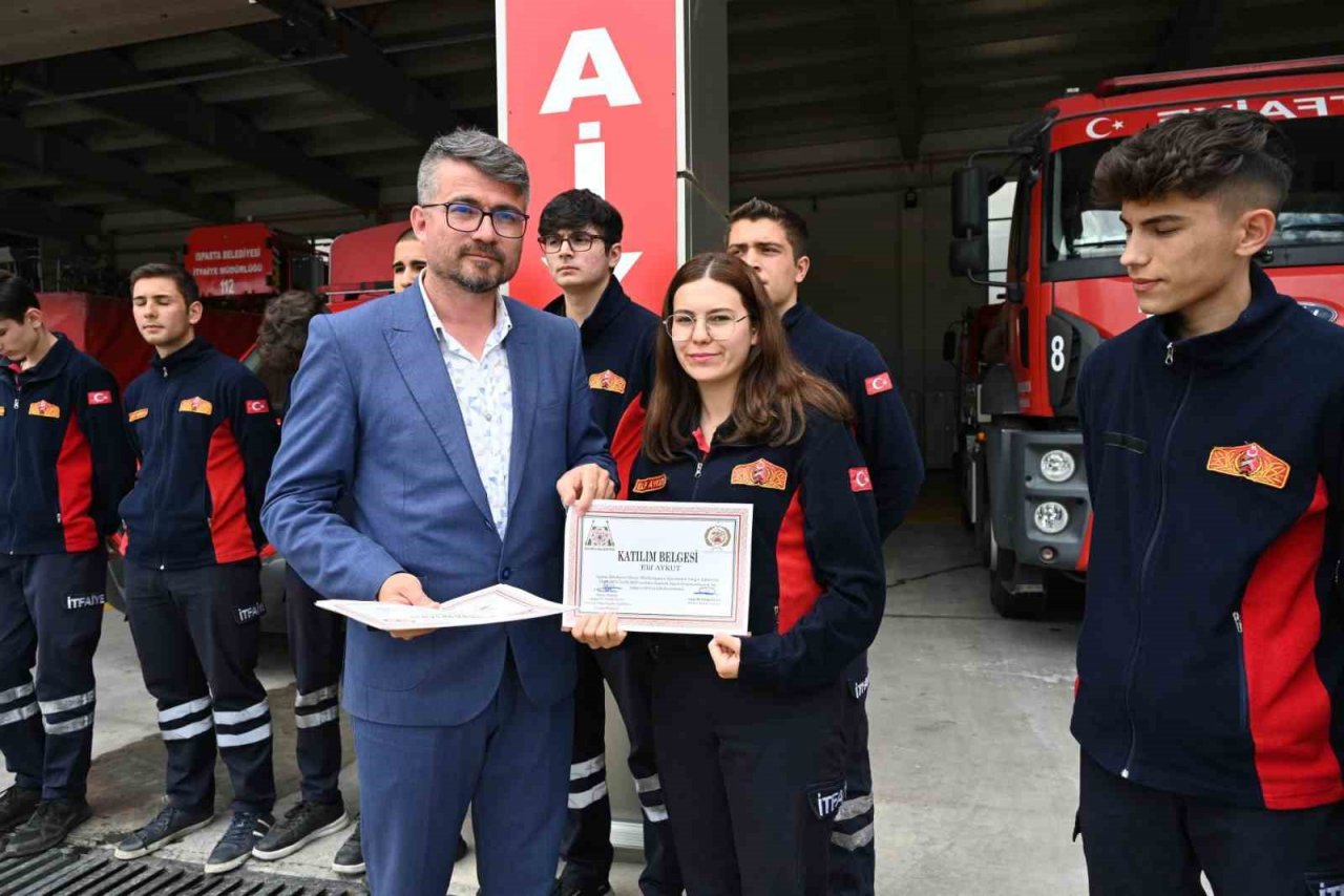 Zorlu eğitimleri tamamlayarak mesleğe hazır hale geldiler