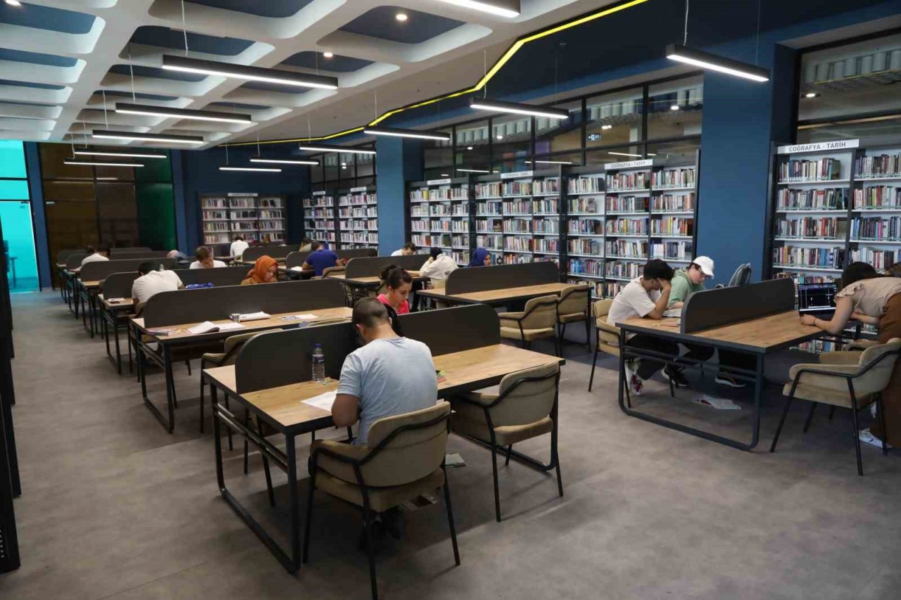 Kitap kahveler YKS sınavına kadar 7 gün 24 saat açık olacak
