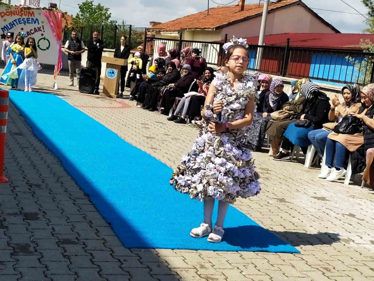 Altıntaş’ta "Geri Dönüşüm Muhteşem Olacak" isimli defile