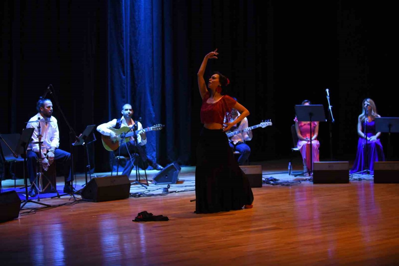 Halkbilim ve Araştırmaları Merkezi’nden Flamenko konseri