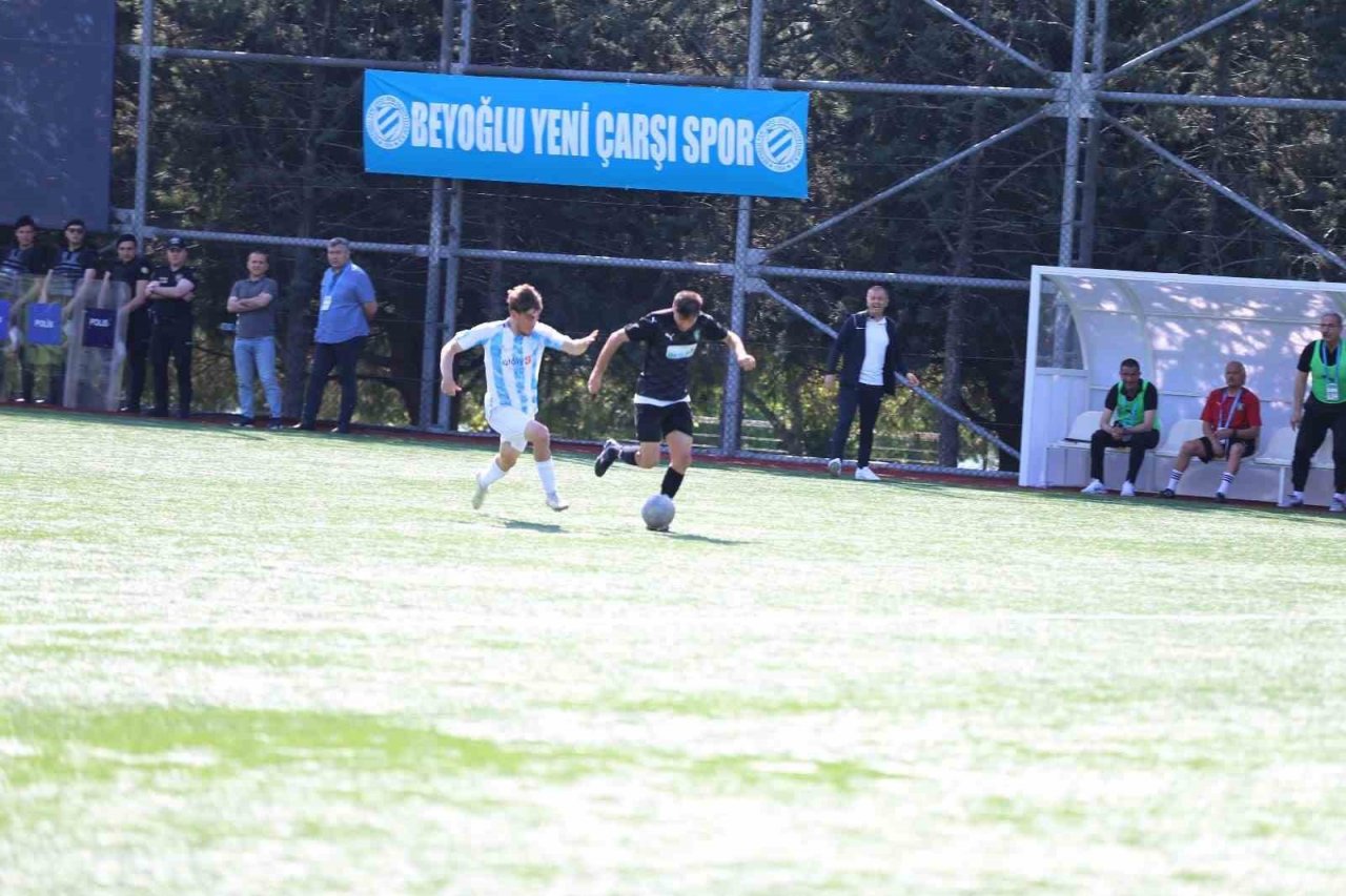 TFF 3. Lig: Beyoğlu Yeni Çarşı Spor: 1 - Efeler 09 SFK: 0