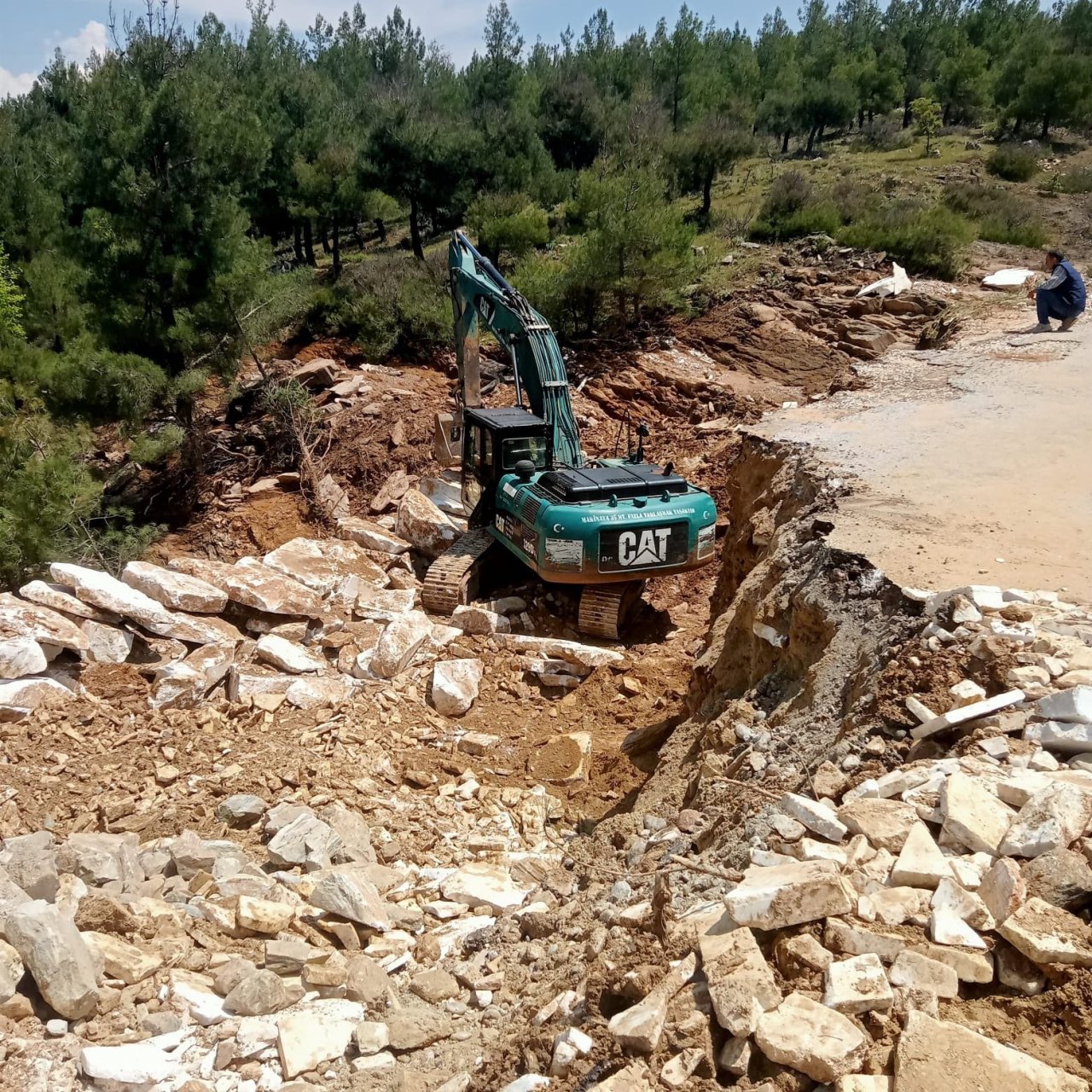 Aydın’da taşkınlarla mücadele sürüyor