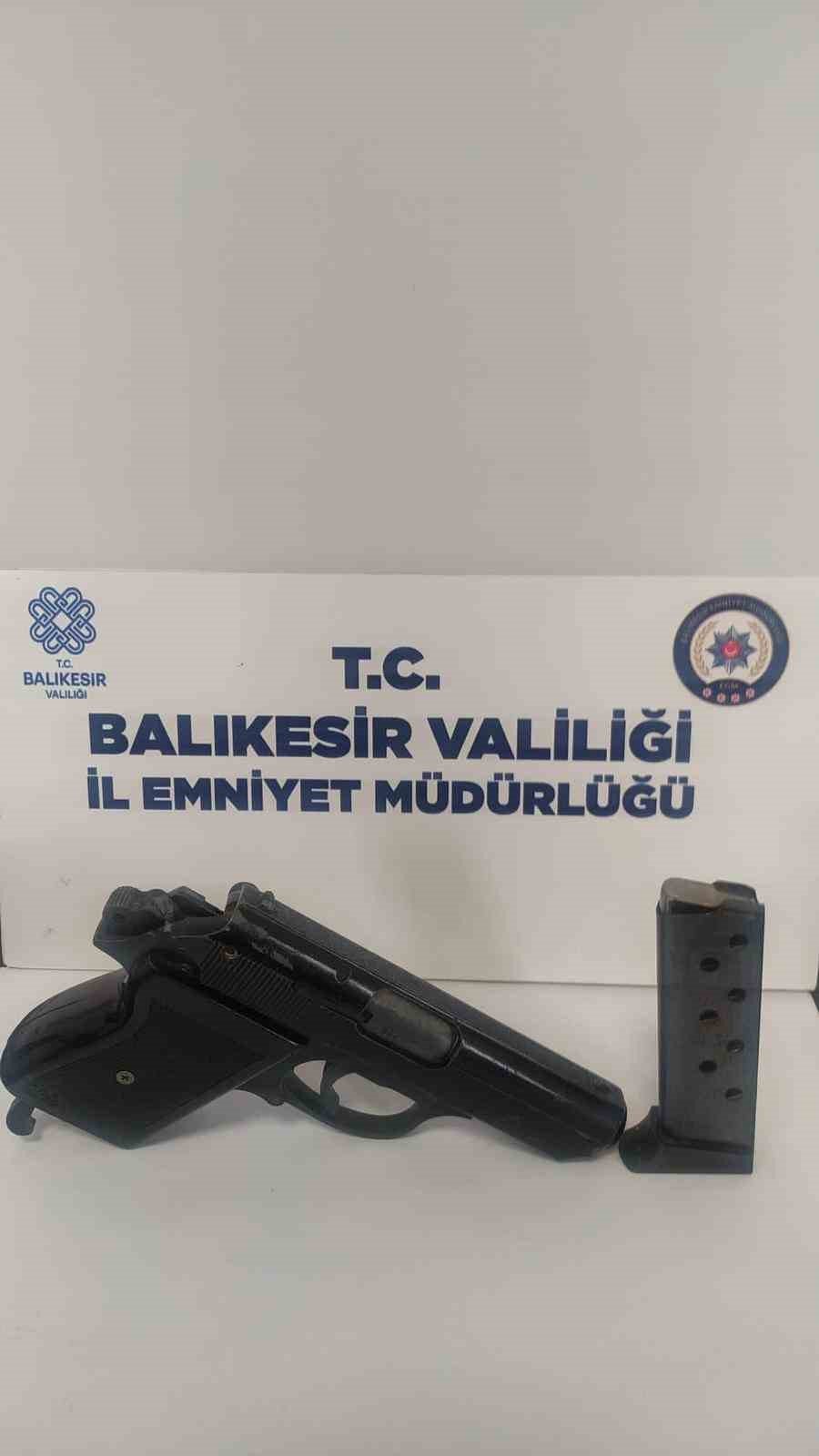 Balıkesir’de 45 aranan şahıstan, 24’ü tutuklandı