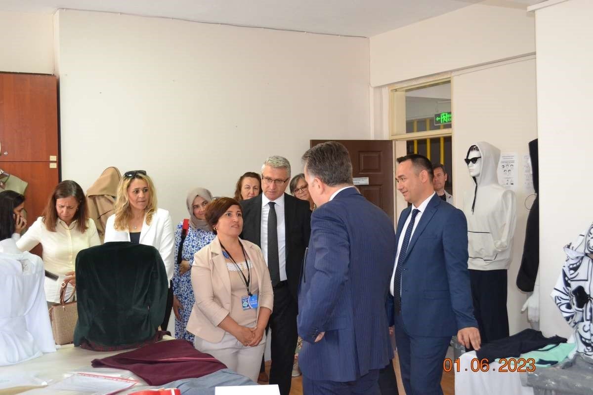 Edremit’te Hayat Boyu Öğrenme Haftası sergileri açılıyor