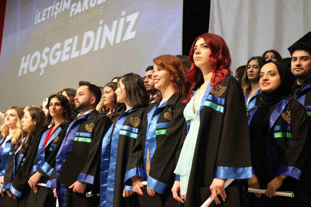 Geleceğin iletişimcileri mezun oldu