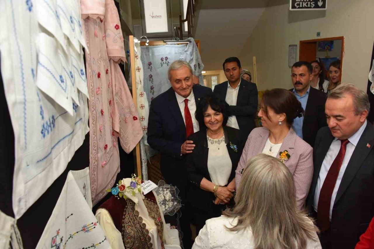 Yaygın Eğitim Haftası etkinlikleri ’Sene Sonu Sergisi’ nin açılışı ile başladı