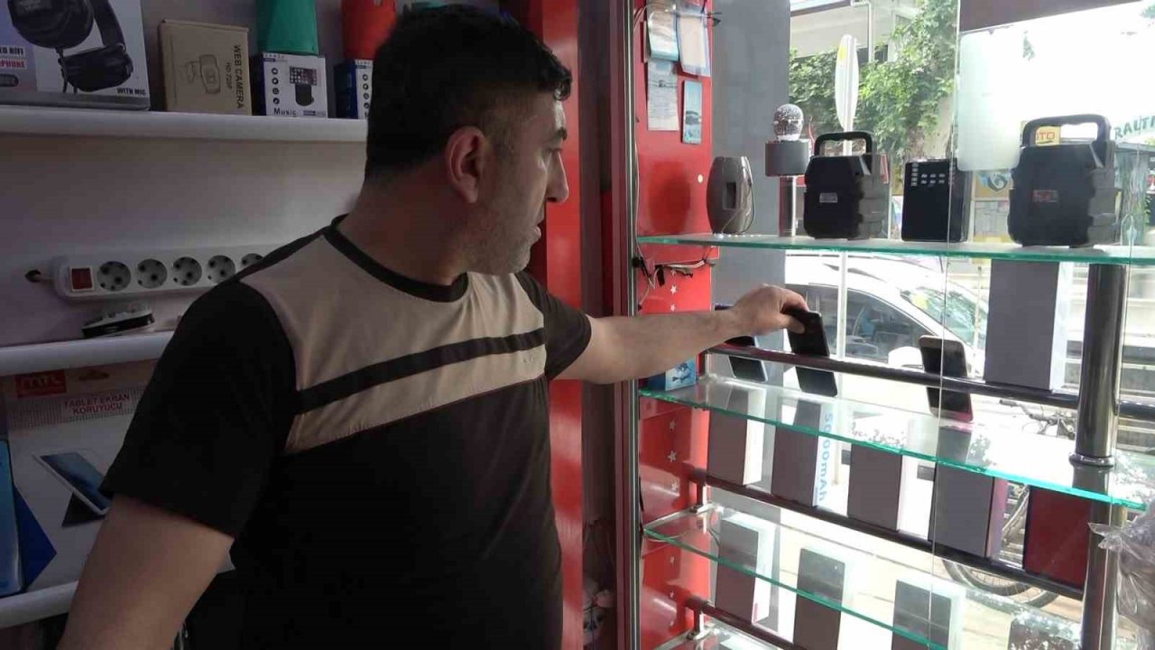 Kendisini dolandıran müşteriye seslendi: “Bu işlerle uğraşma birine toslarsın”