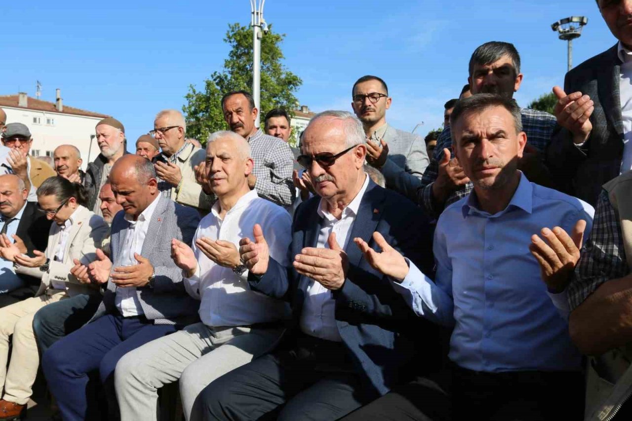 Hacı adayları kutsal topraklara uğurlandı