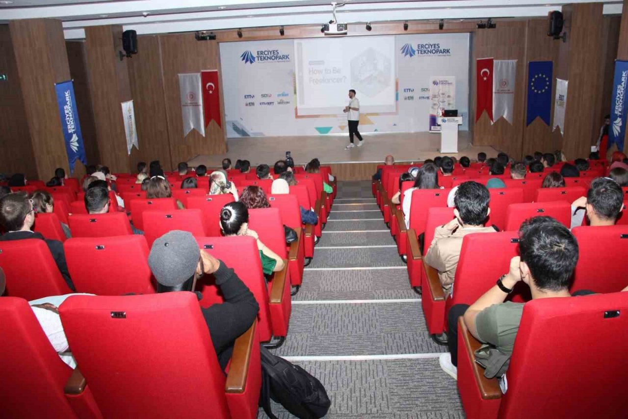 Bootcamp Erciyes çerçevesinde ‘How To Be Freelancer’ eğitimi verildi