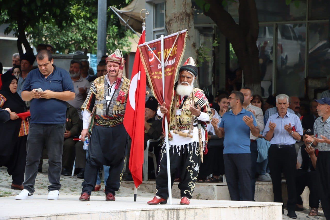 Tarihi Kozan sokaklarında 103 yıllık kurtuluş coşkusu yaşandı