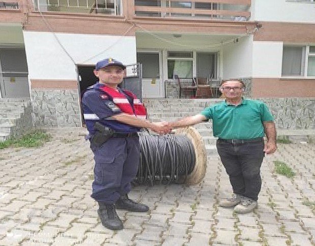 İş yerinden 50 bin TL’lik kablo çalan şüpheliler yakalandı