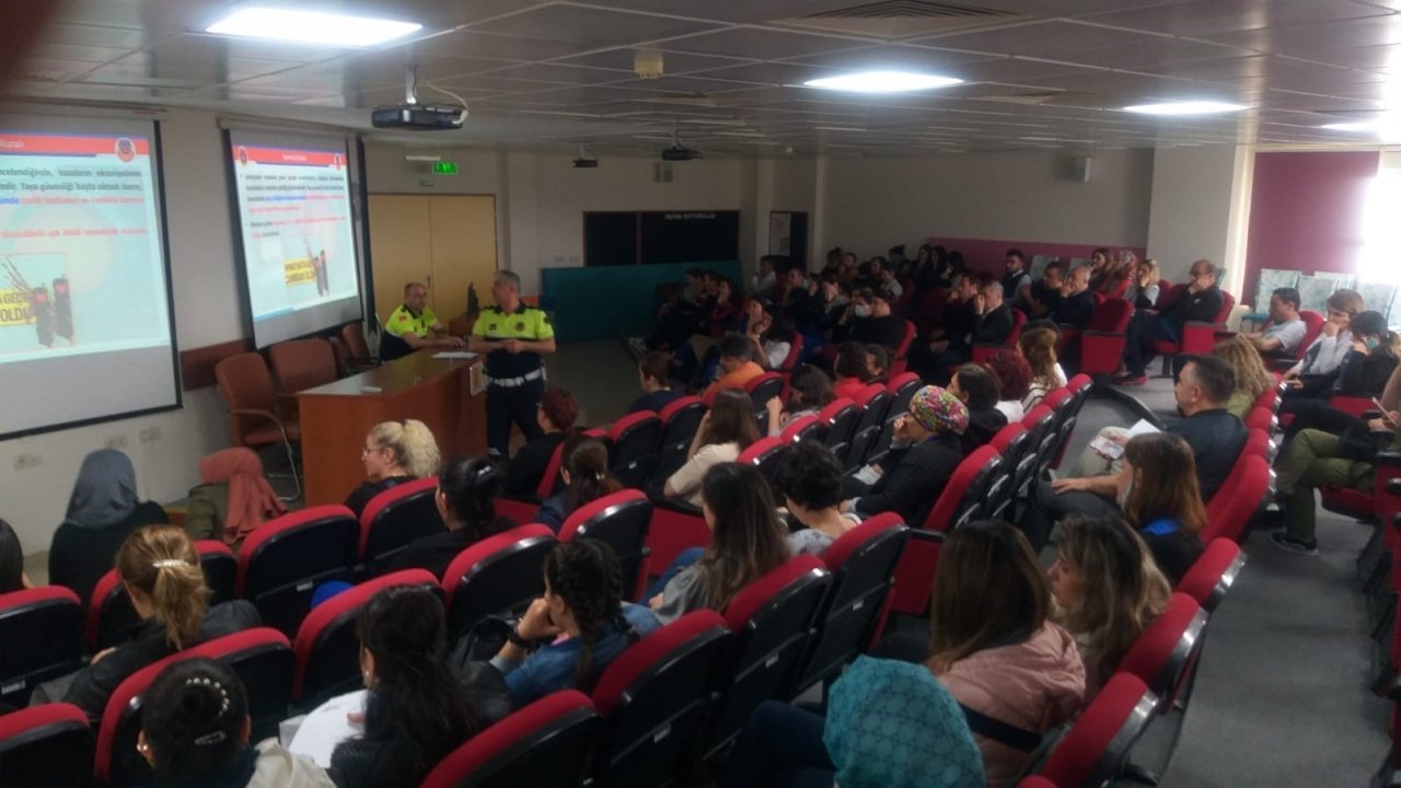 Jandarmadan hastane personeline trafik eğitimi