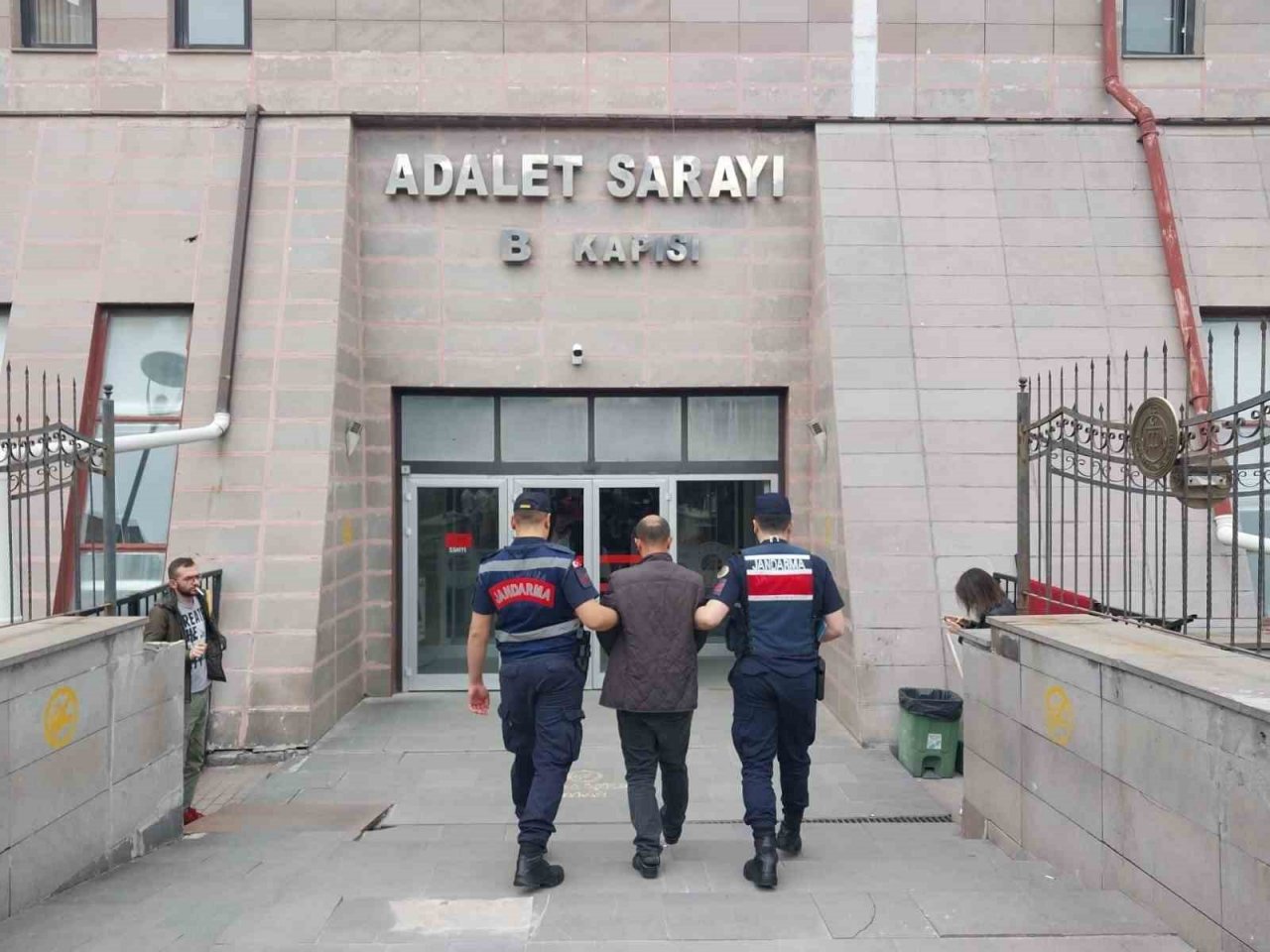 20 bin lira değerindeki kombiyi çalan şahıs yakalandı