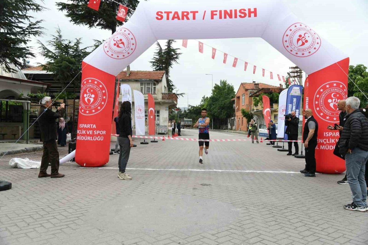 5 kilometrelik Gül koşusunda kıyasıya mücadele