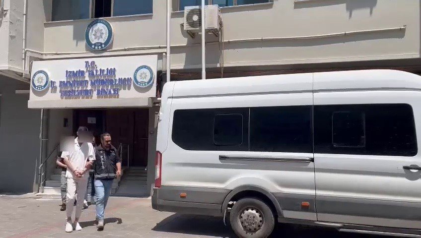 İzmir polisinden kalpazanlara geçit yok: 2 tutuklu
