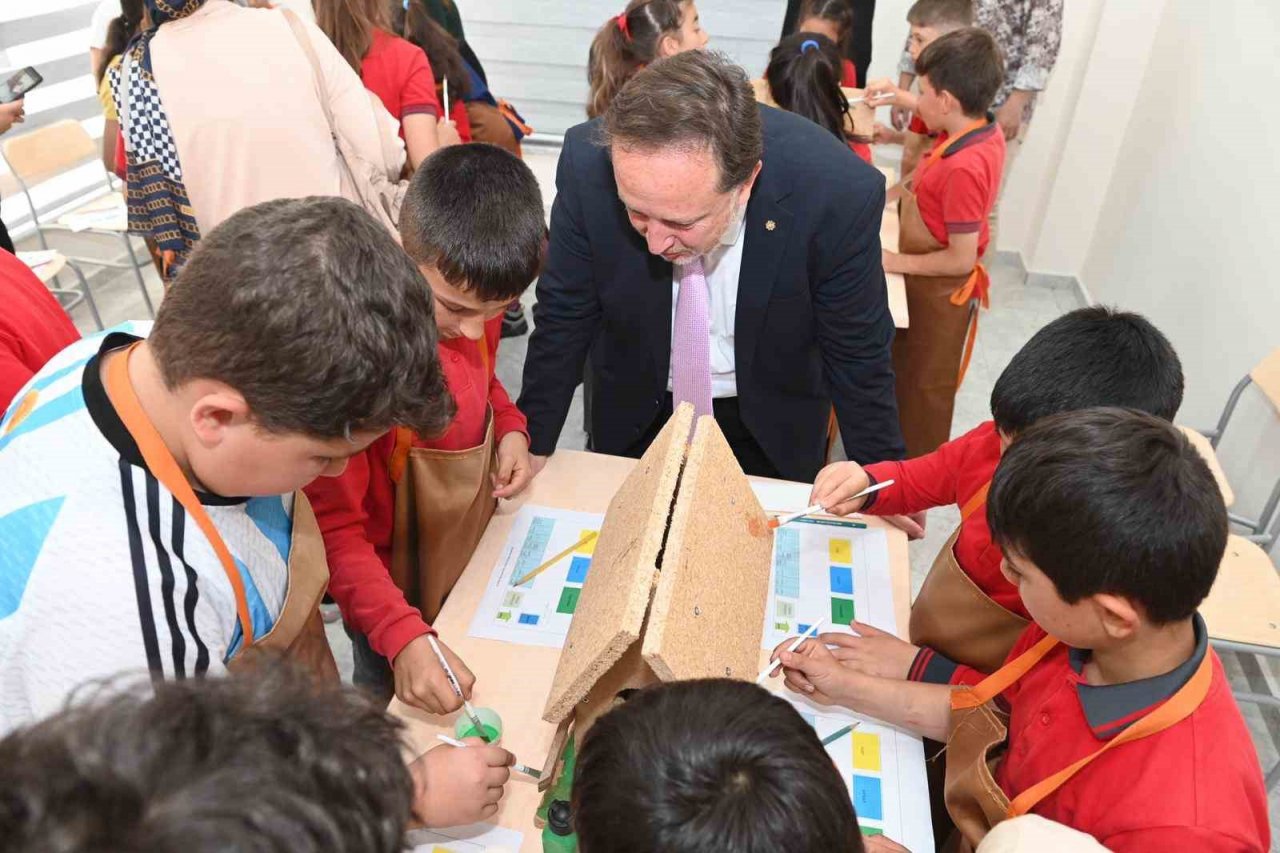 Karesi Atık Getirme Merkezi öğrencileri ağırladı