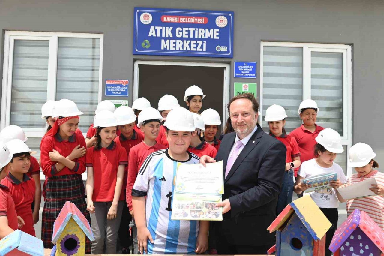 Karesi Atık Getirme Merkezi öğrencileri ağırladı