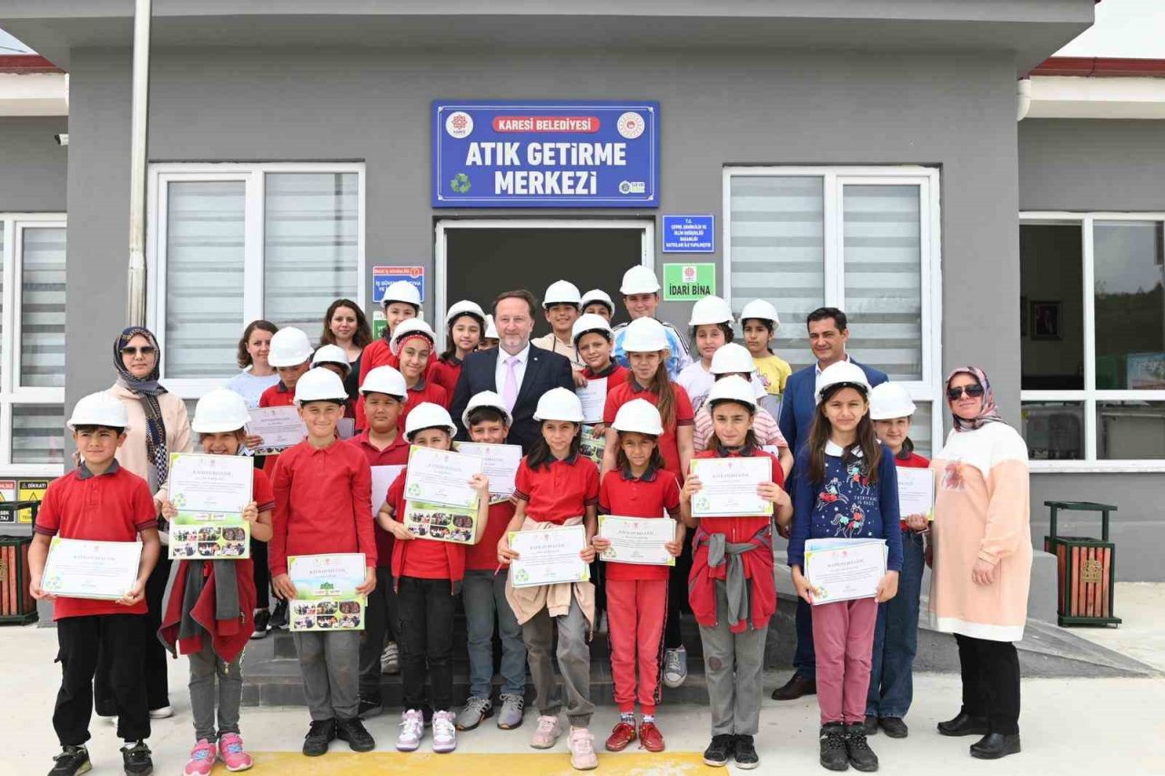 Karesi Atık Getirme Merkezi öğrencileri ağırladı