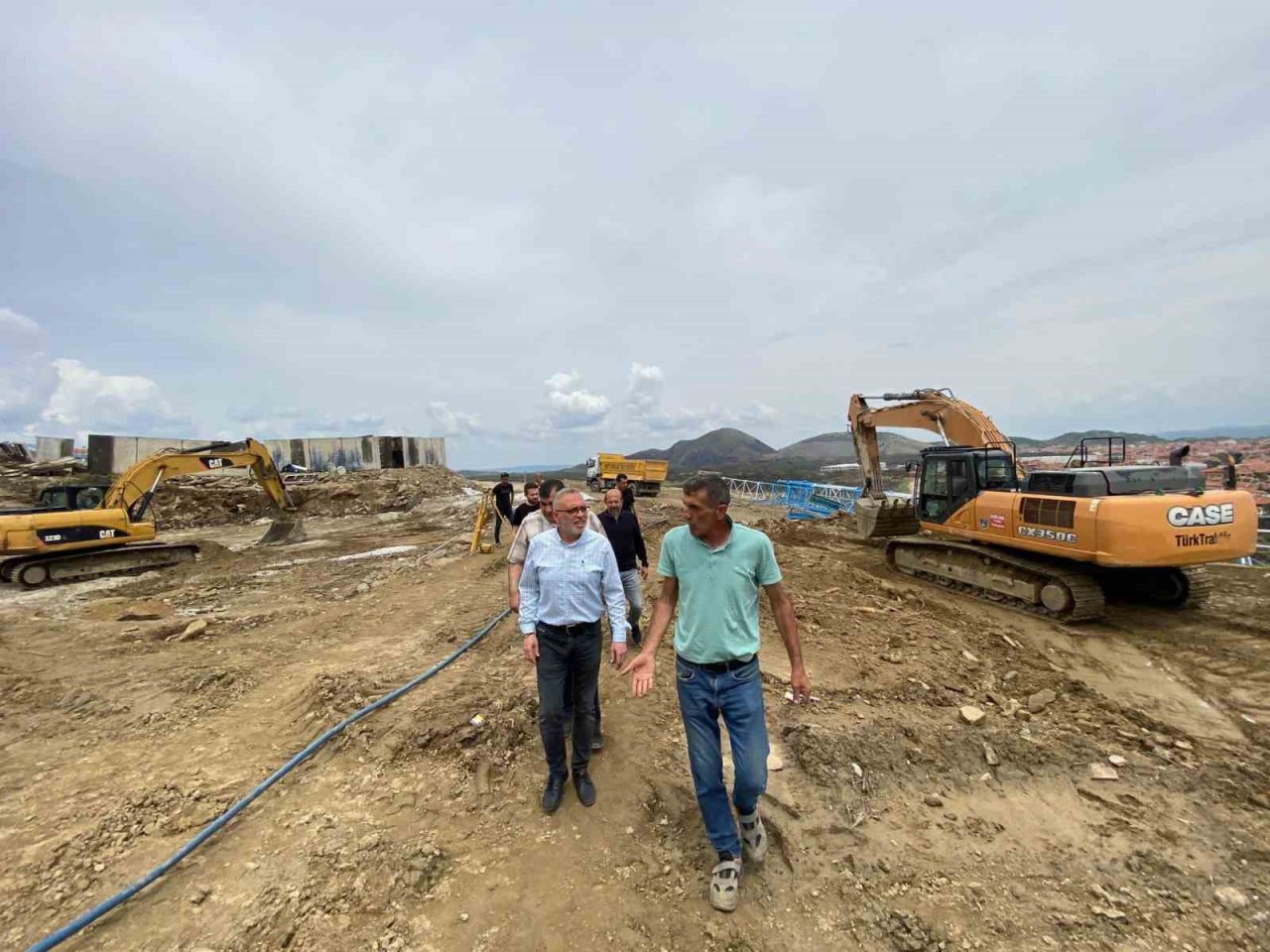 Kula 3. etap TOKİ’de inşaat çalışmaları tüm hızıyla sürüyor