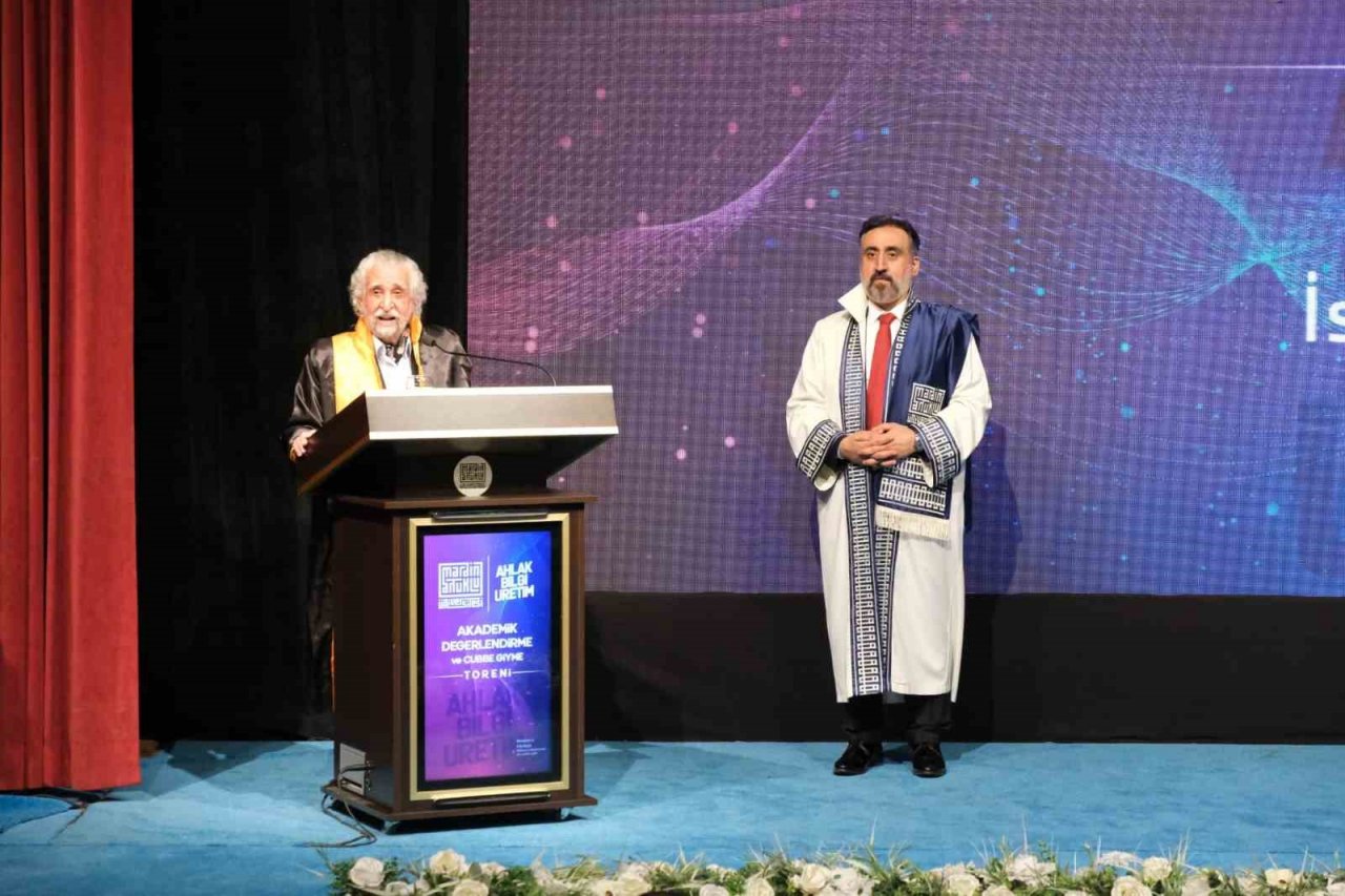 Mardin Artuklu Üniversitesi’nde cübbe giyme töreni