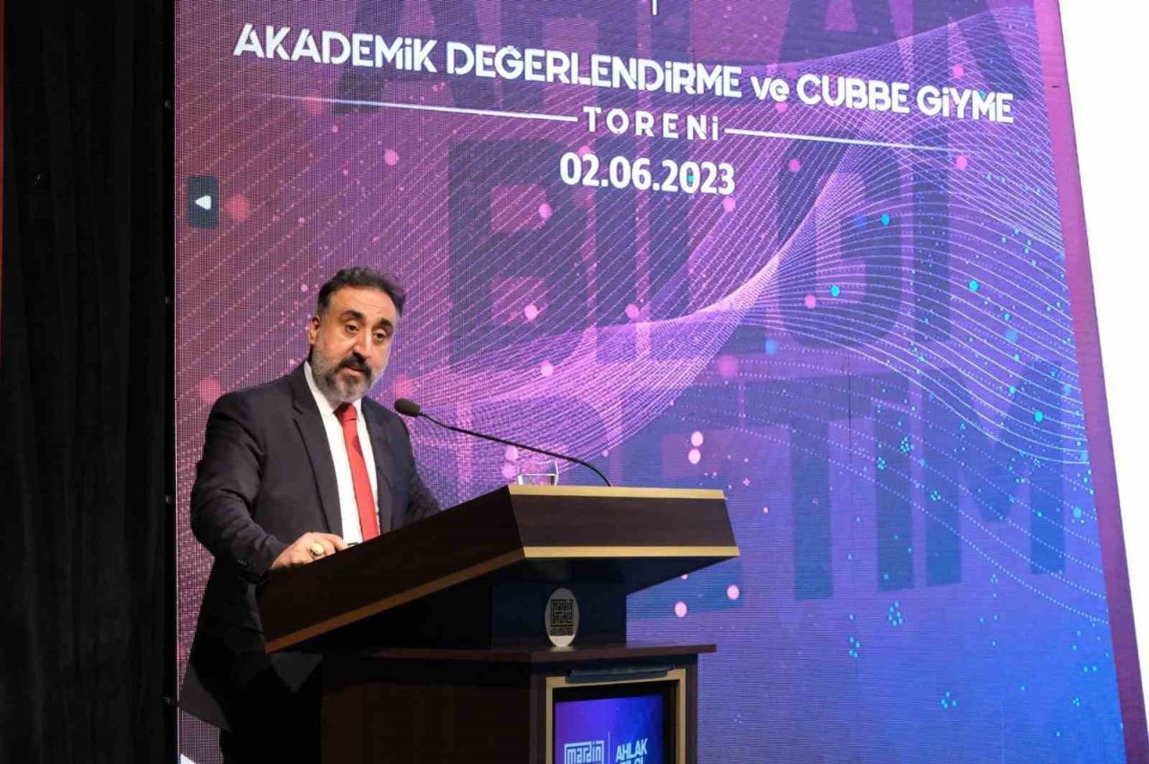 Mardin Artuklu Üniversitesi’nde cübbe giyme töreni