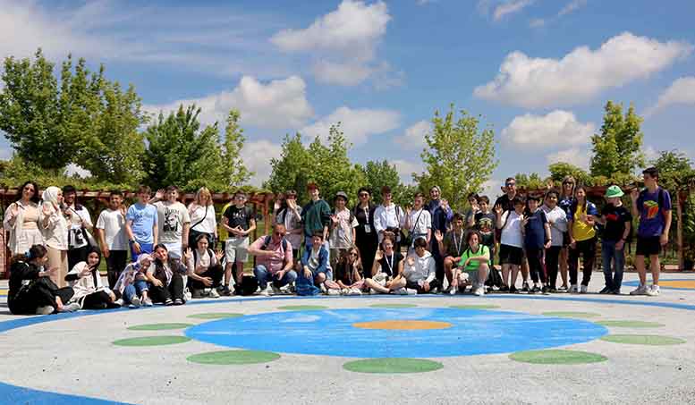 mega-erasmus5.jpg