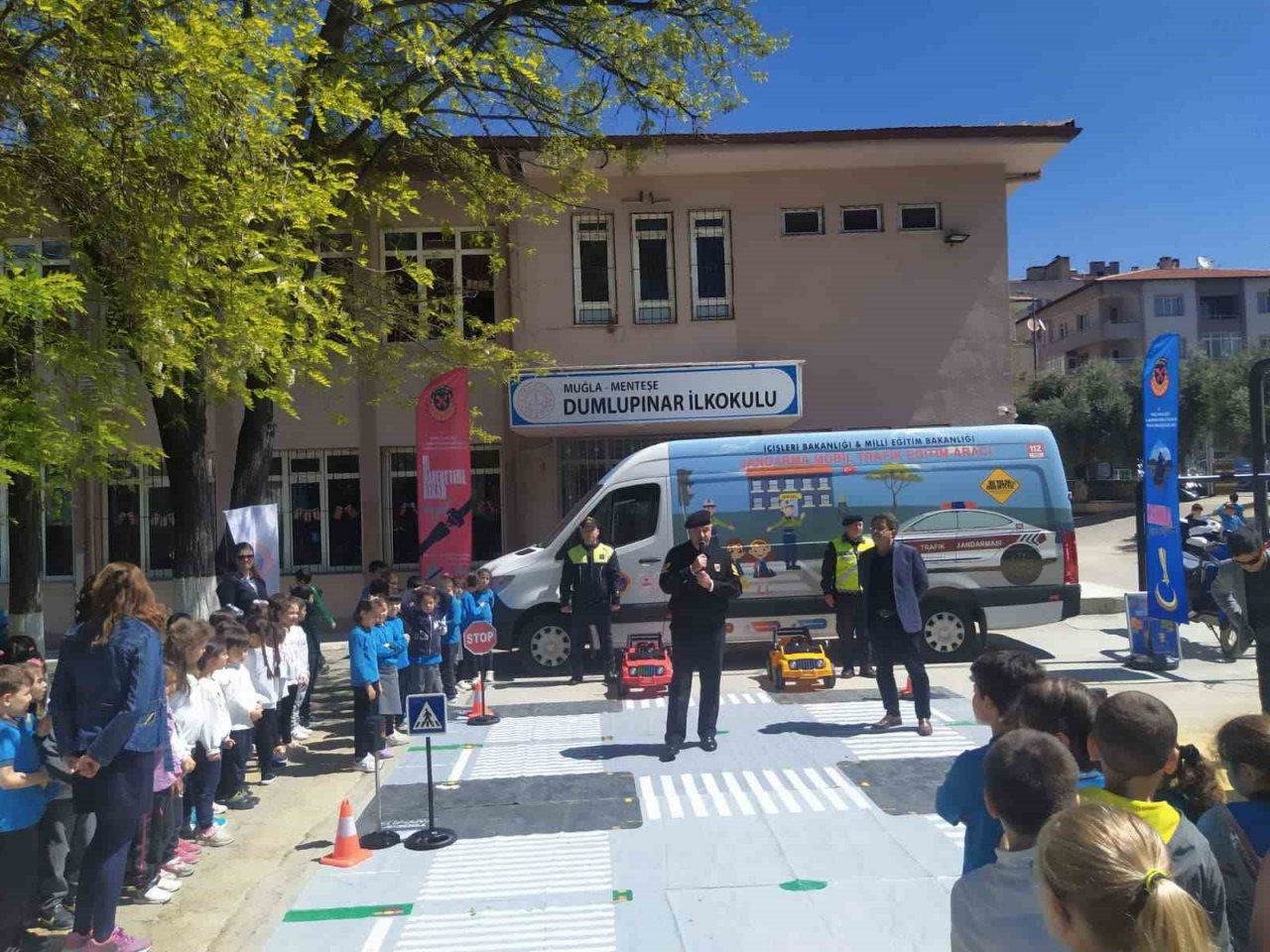 Jandarmadan öğrencilere trafik eğitimi