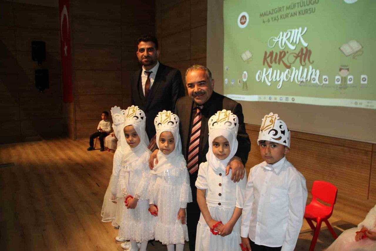 4-6 yaş arası Kur’an kursu öğrencileri hünerlerini gösterdi