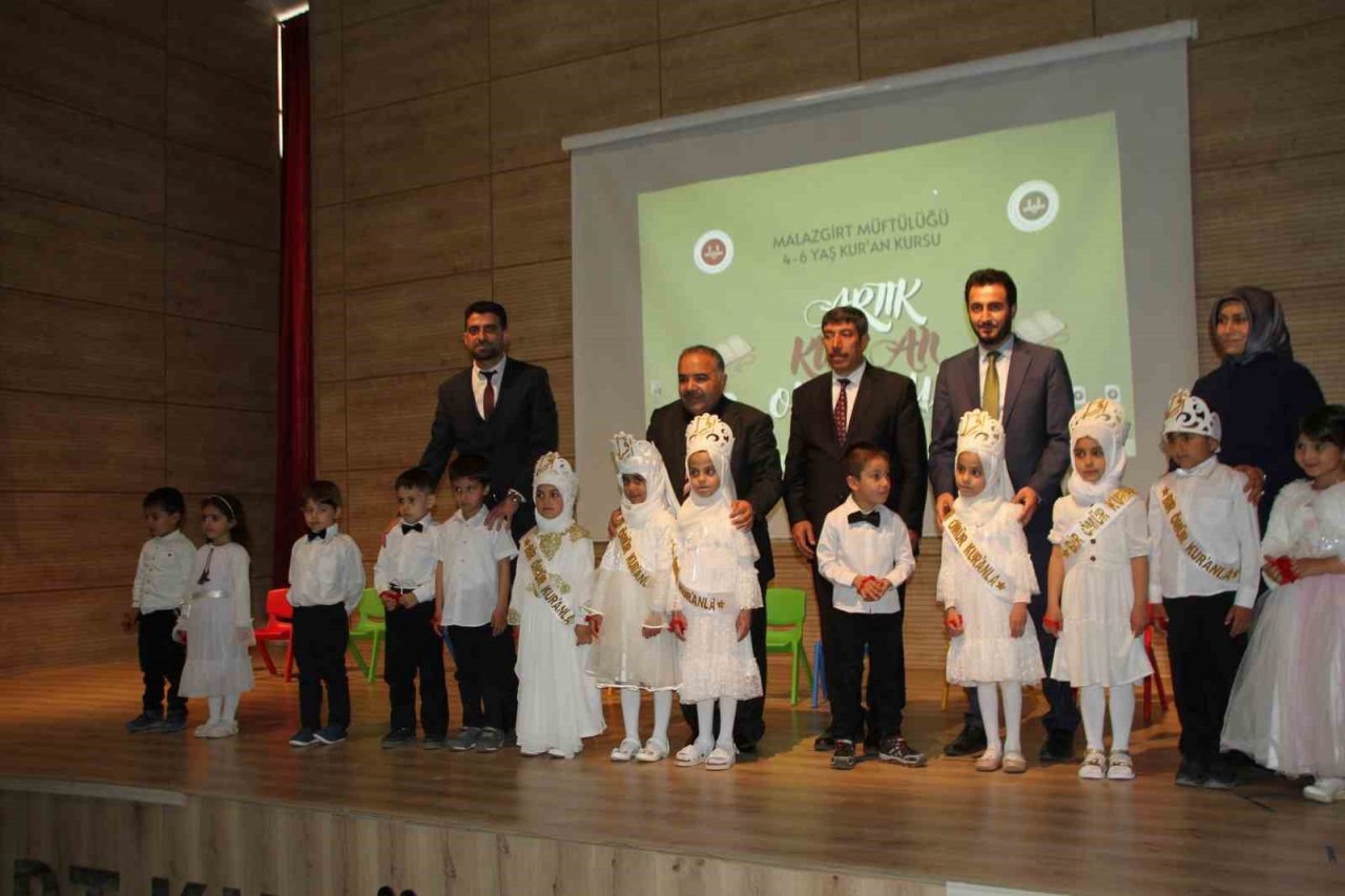 4-6 yaş arası Kur’an kursu öğrencileri hünerlerini gösterdi