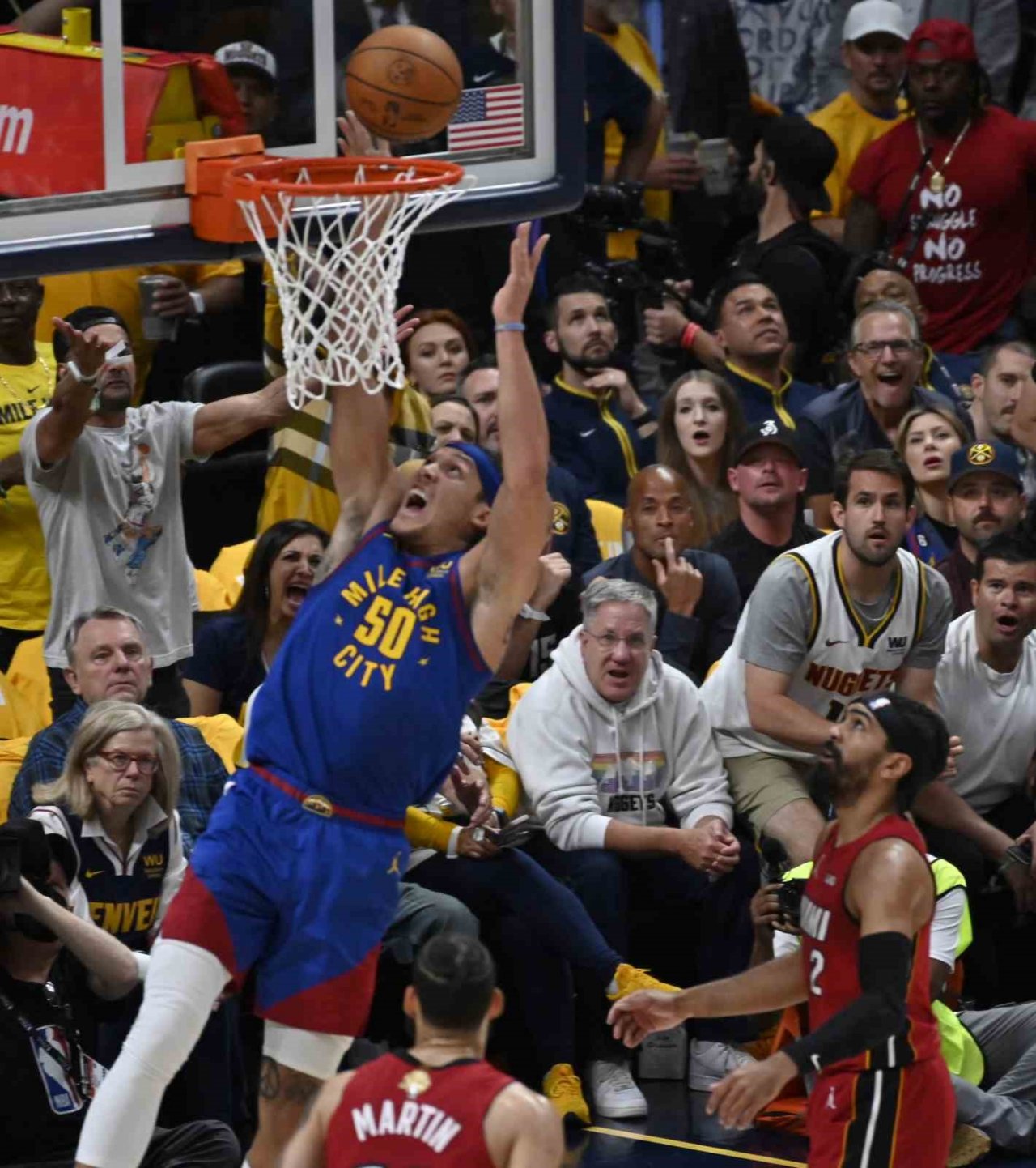 Denver Nuggets, NBA finalinde ilk maçı kazandı