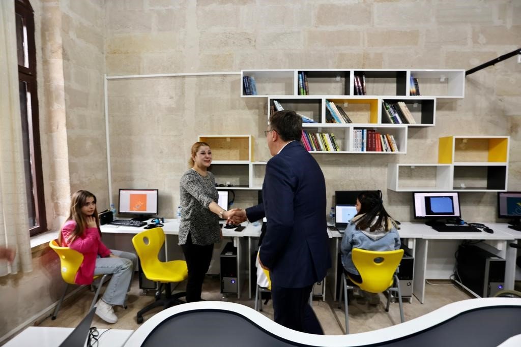 Başkan Savran, KAPEM kursiyeri gençlerle bir araya geldi