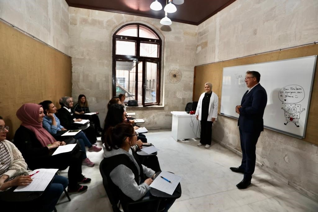 Başkan Savran, KAPEM kursiyeri gençlerle bir araya geldi